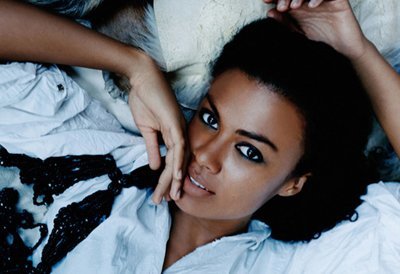 Amel Larrieux